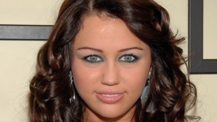 What Is The Miley Cyrus Blue Eyes Meme? Origin, Meaning & Why The Stare Broke the Internet
